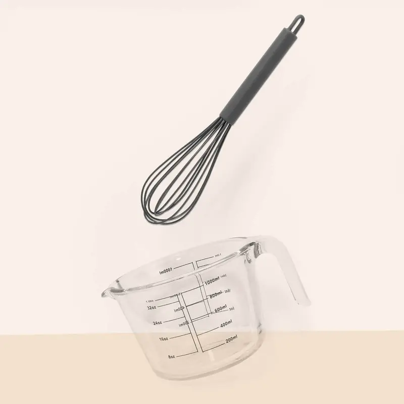 1-Litre Glass Measuring Jug With Markings 1
